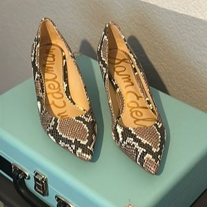 Snake look Sam Edelman kitten heels. 8M